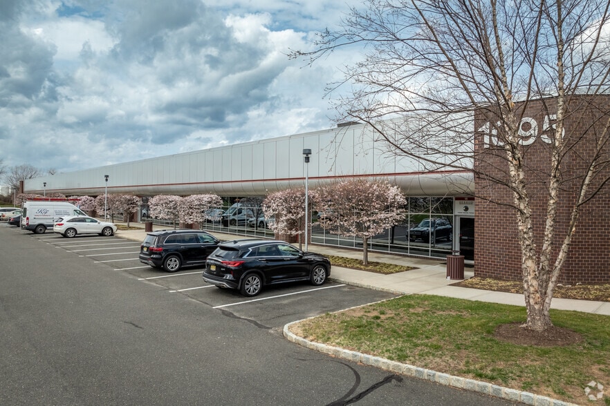 1095 Cranbury South River Rd, South Brunswick, NJ for lease - Building Photo - Image 2 of 7