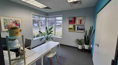 400 Village Center Dr, North Oaks, MN for lease Interior Photo- Image 2 of 5