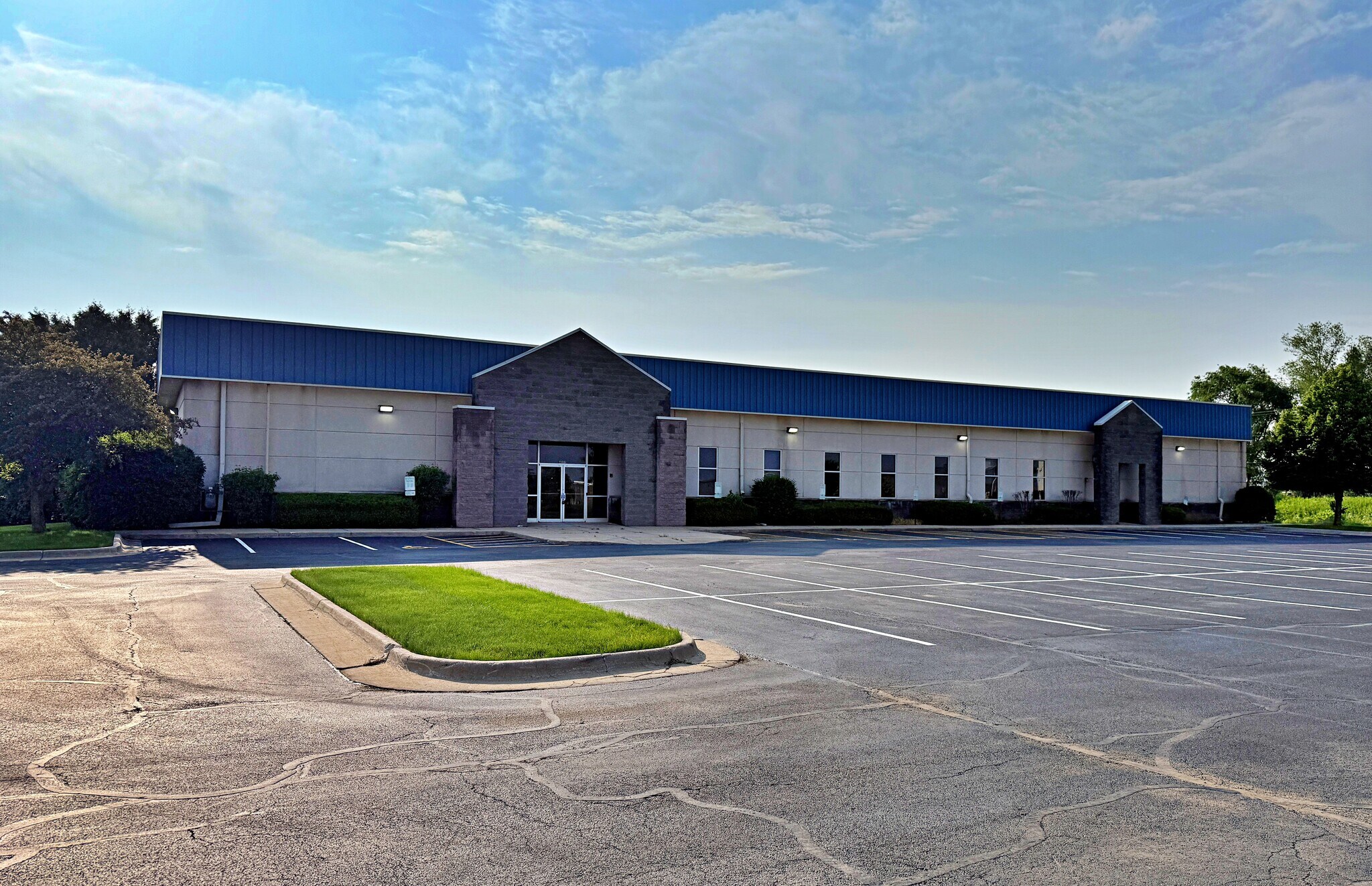 4055 Steele Dr, Machesney Park, IL à vendre Photo du bâtiment- Image 1 de 20