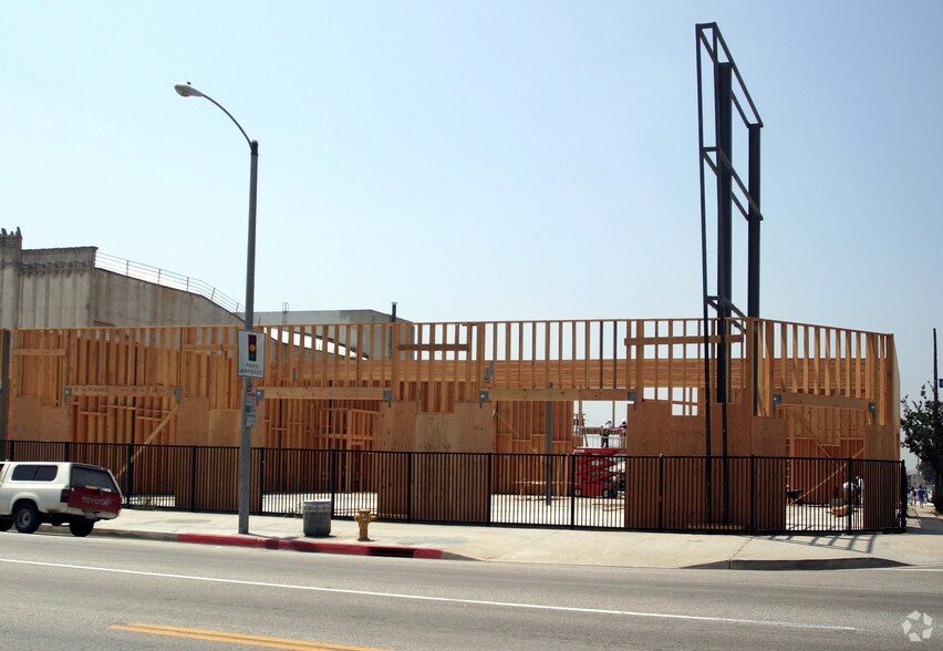 5156-5168 Whittier Blvd, Los Angeles, CA for lease - Building Photo - Image 2 of 3