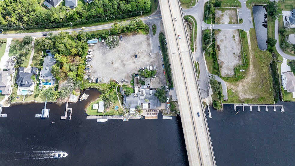 377 S Roscoe Blvd, Ponte Vedra Beach, FL à vendre - Photo du bâtiment - Image 2 de 6