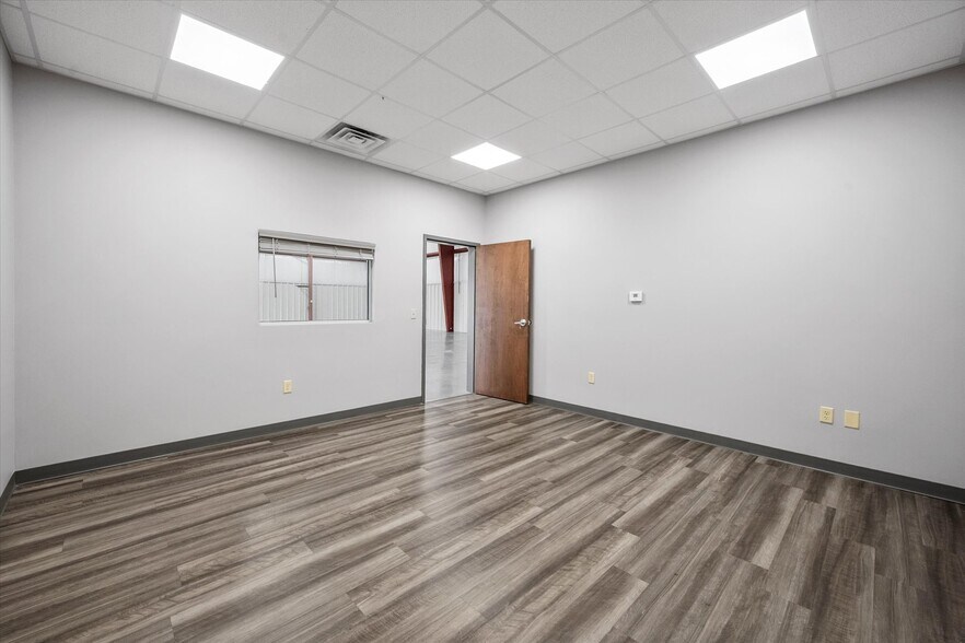219 Enterprise Ct, Shelbyville, KY à louer - Photo du bâtiment - Image 2 de 13