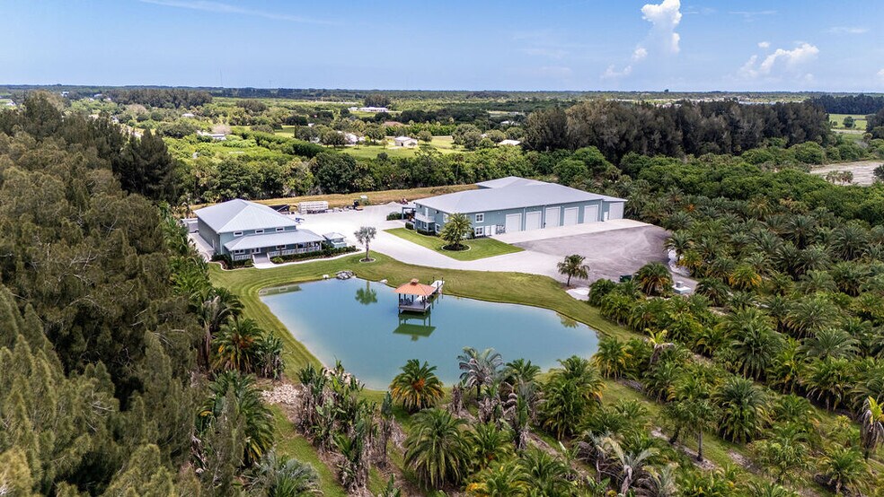 6850 53rd St, Vero Beach, FL à vendre - Photo du bâtiment - Image 3 de 83
