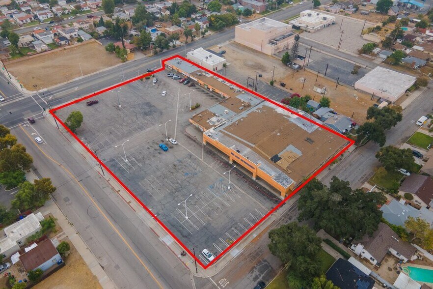 541 W Marshall Blvd, San Bernardino, CA à vendre - Aérien - Image 3 de 10