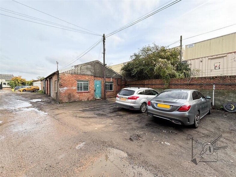 Wharf Rd, Gravesend à louer - Photo du bâtiment - Image 2 de 3