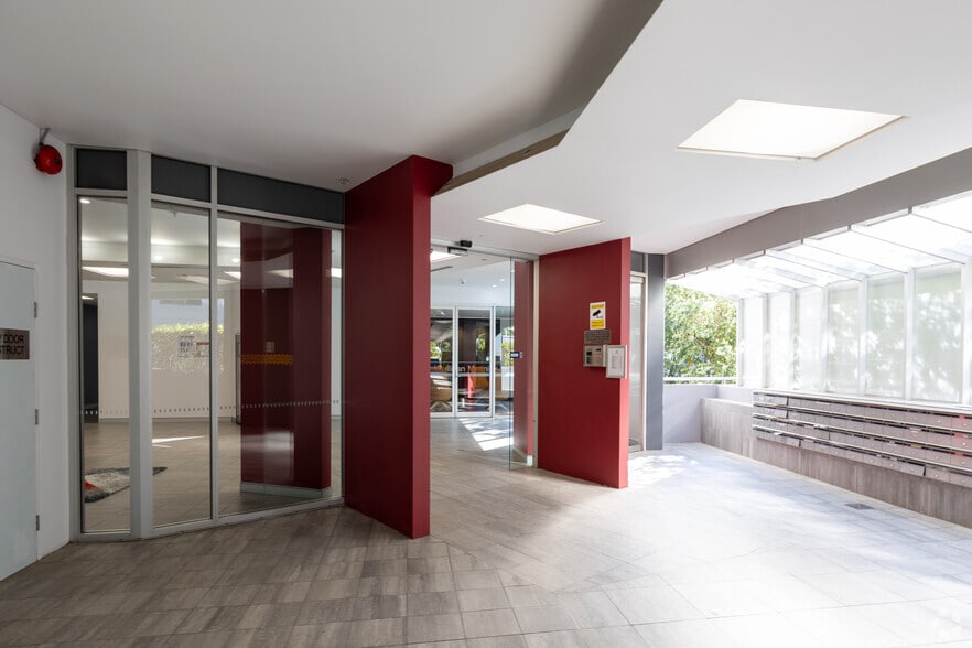 56 Delhi Rd, Macquarie Park for sale - Lobby - Image 2 of 3