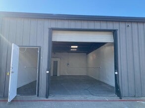 2453 Glenda Ln, Dallas, TX for lease Interior Photo- Image 1 of 1