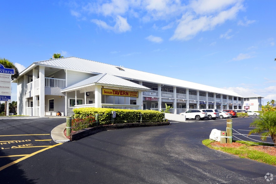 1120 Pinellas Bayway S, Saint Petersburg, FL for lease - Primary Photo - Image 1 of 6