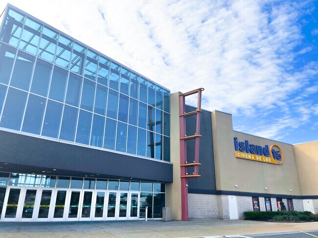 Plus de détails pour 175-185 Morris Ave, Holtsville, NY - Commerce de détail à louer