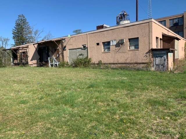 36 Railroad Ave, Frewsburg, NY à vendre - Photo du bâtiment - Image 2 de 28