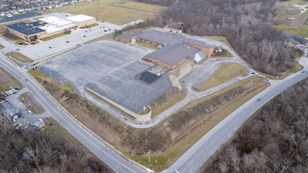 107 S Pennsylvania St, Marion, IN à vendre - Photo principale - Image 2 de 106