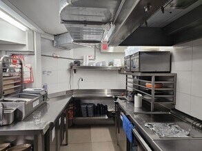 Retail in Terrassa, Barcelona for lease Interior Photo- Image 2 of 5