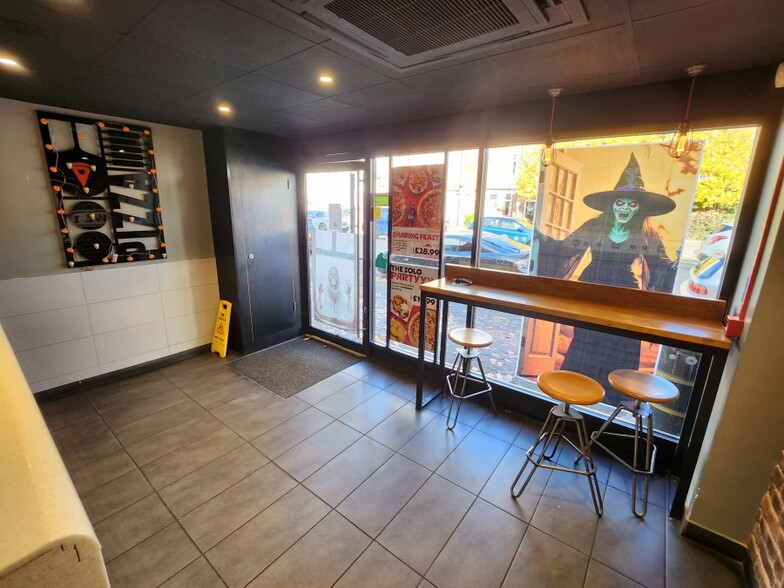 133 High St N, Dunstable for lease - Interior Photo - Image 2 of 17