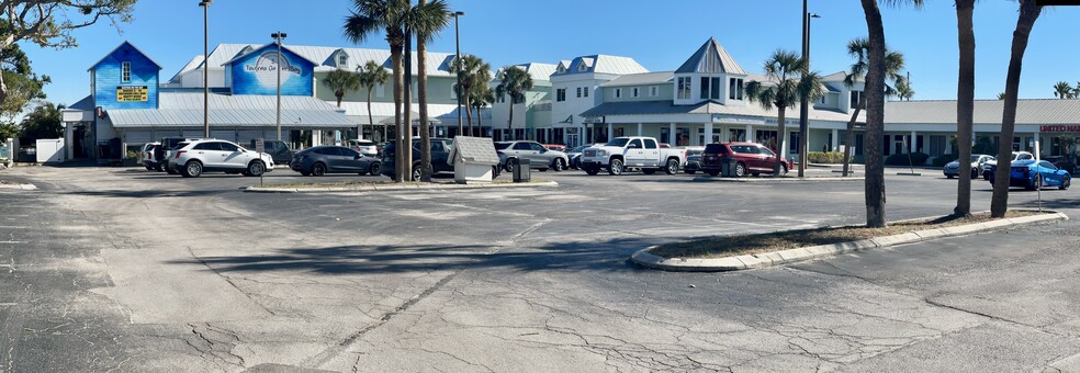 5501 Gulf Blvd, Saint Pete Beach, FL à louer - Photo du bâtiment - Image 3 de 5