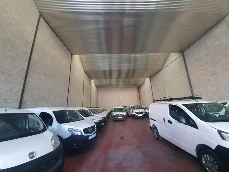 Industrial in Dos Hermanas, Sevilla for lease - Building Photo - Image 2 of 12
