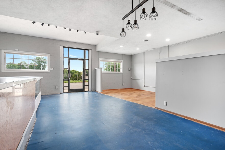 426-430 Western Ave, Statesville, NC for lease - Building Photo - Image 3 of 28