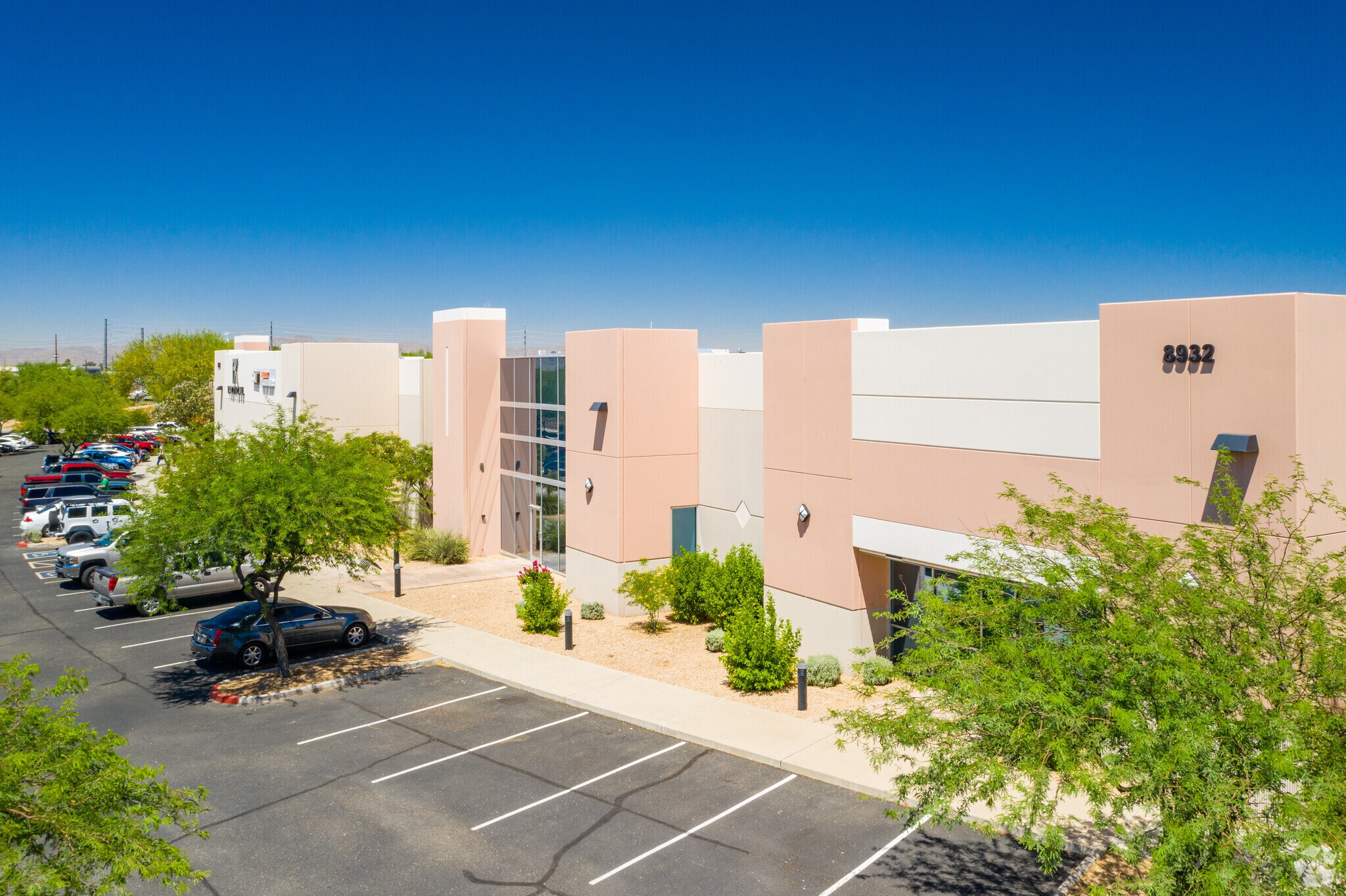 8932 W Cactus Rd, Peoria, AZ à louer Photo du bâtiment- Image 1 de 9