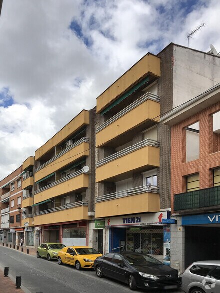 Calle del Real, 28, Colmenar Viejo, Madrid à vendre - Photo du bâtiment - Image 2 de 2