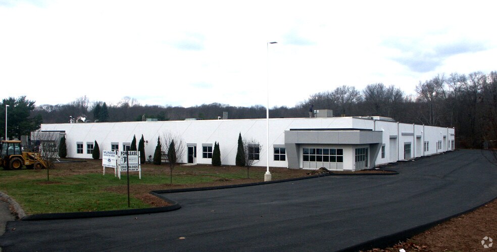 1 Commercial St, Branford, CT à louer - Photo du bâtiment - Image 2 de 33