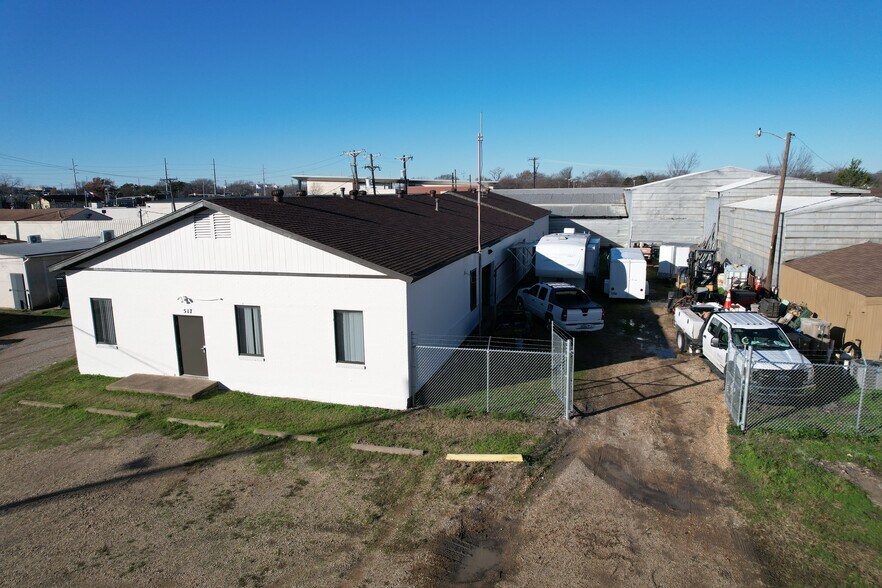 517 N 5th St, Garland, TX à louer - Photo du bâtiment - Image 2 de 6