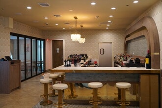 3900-3910 Paradise Rd, Las Vegas, NV for lease Interior Photo- Image 2 of 9