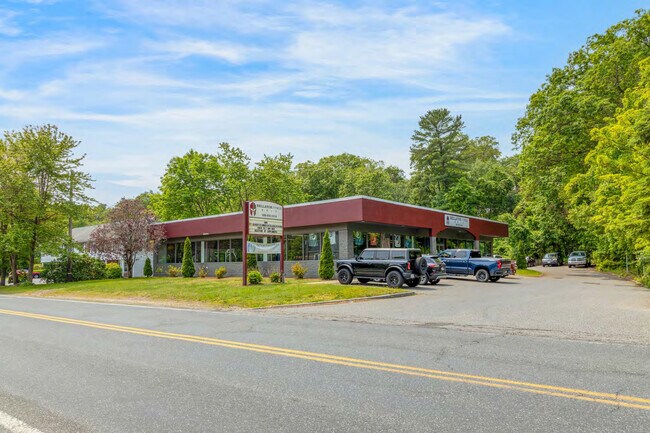 More details for 1047 Providence Rd, Whitinsville, MA - Retail for Sale