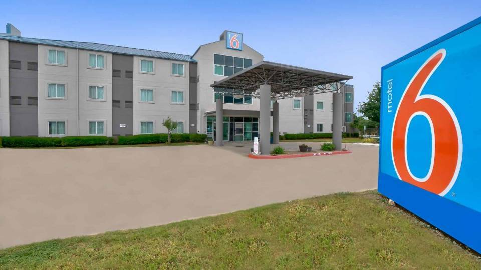 8601 Benbrook Blvd, Benbrook, TX à vendre Photo du bâtiment- Image 1 de 13