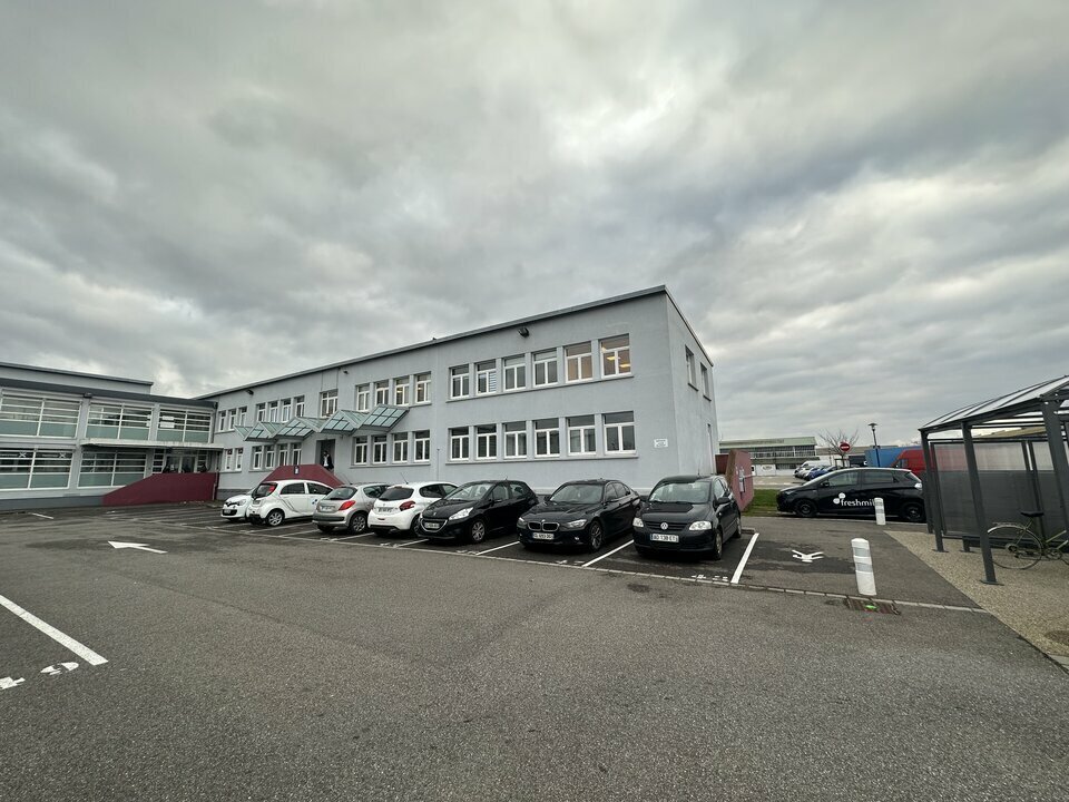 Office in Entzheim for lease Building Photo- Image 1 of 3