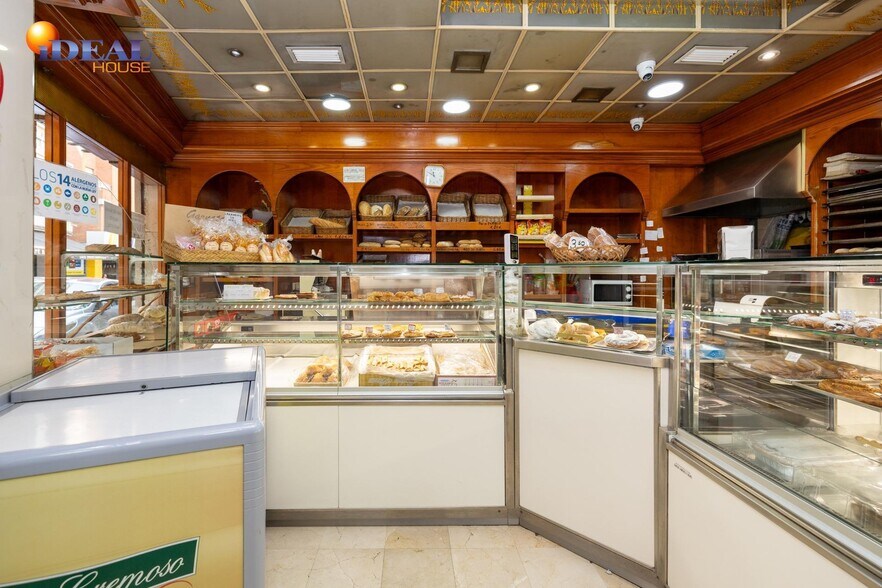 Calle Ancha de Gracia, 31, Granada, Granada for sale - Building Photo - Image 3 of 18