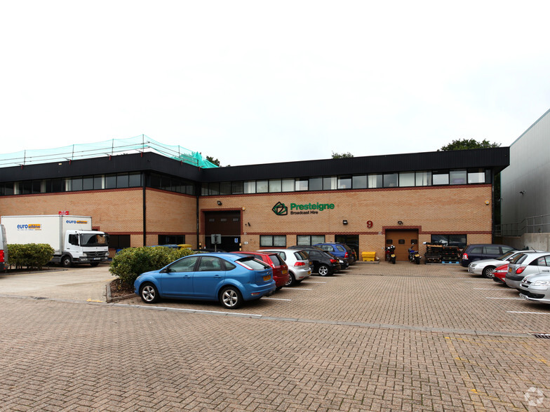 Newton Rd, Crawley for lease - Building Photo - Image 3 of 4