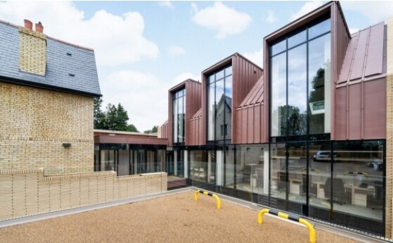 120 Cockfosters Rd, Barnet à louer - Photo principale - Image 1 de 4