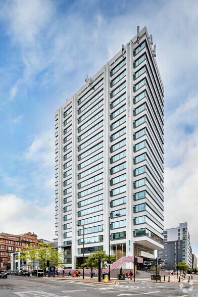 111 Piccadilly, Manchester for lease - Building Photo - Image 1 of 10