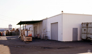 Plus de détails pour 1820-1824 N Orangethorpe Park, Anaheim, CA - Industriel/Logistique à louer