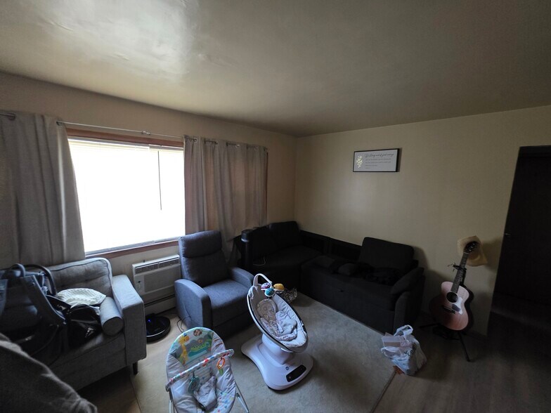 6361 W Addison St, Chicago, IL à vendre - Photo intérieure - Image 3 de 8