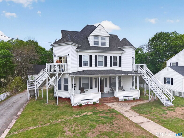 140 N Main St, Griswold, CT à vendre - Photo du bâtiment - Image 2 de 39