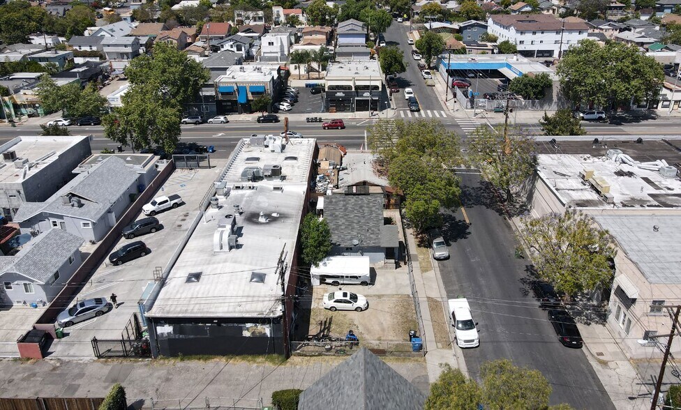 5690 York Blvd, Los Angeles, CA à vendre - Photo du bâtiment - Image 3 de 13