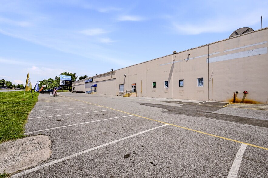490-500 W Basin Rd, New Castle, DE for lease - Building Photo - Image 2 of 30