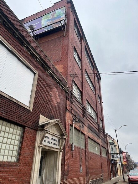 4180 Lorain Ave, Cleveland, OH à vendre - Photo du bâtiment - Image 3 de 4