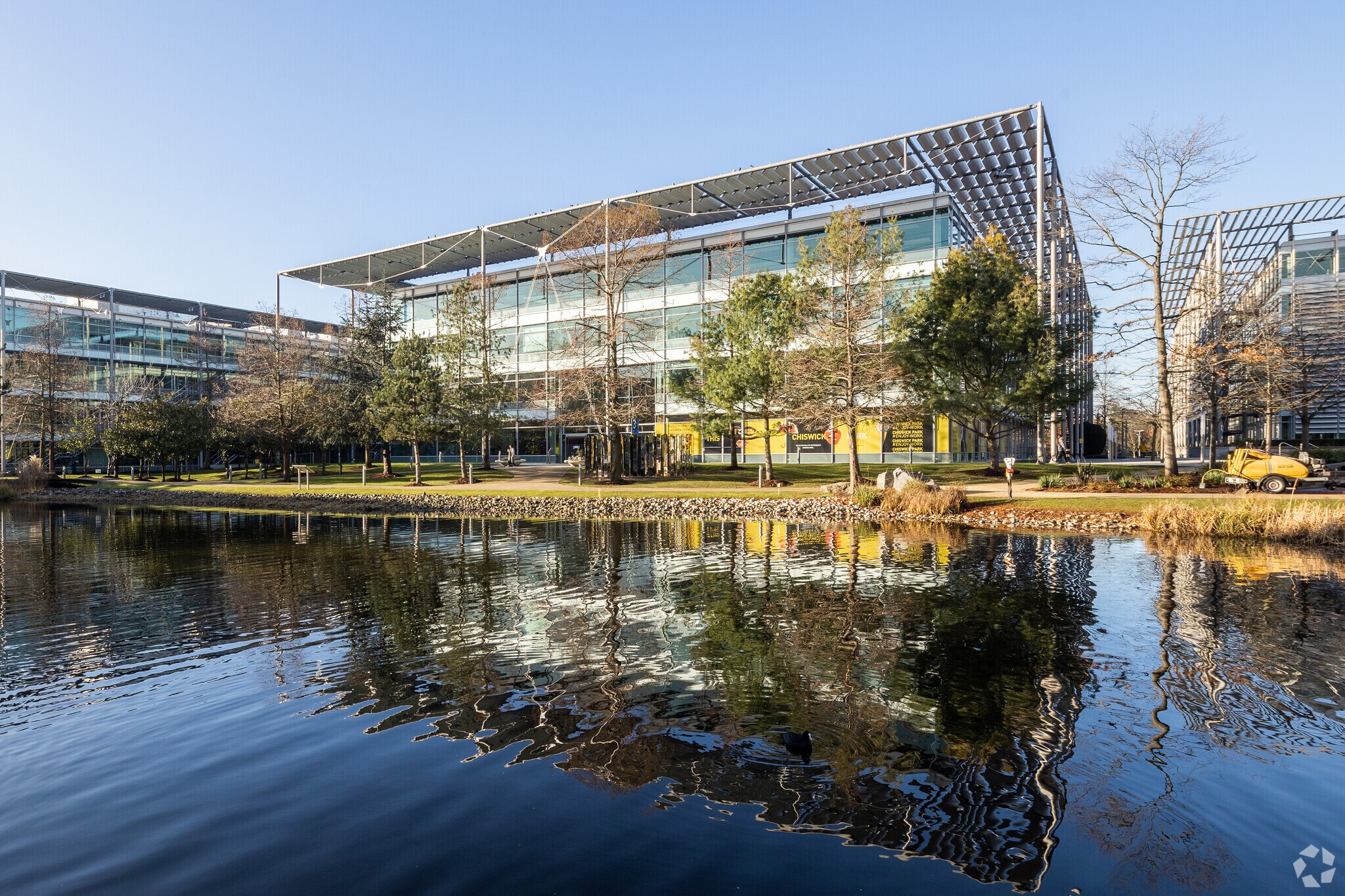 566 Chiswick High Rd, Londres à louer Photo principale- Image 1 de 11