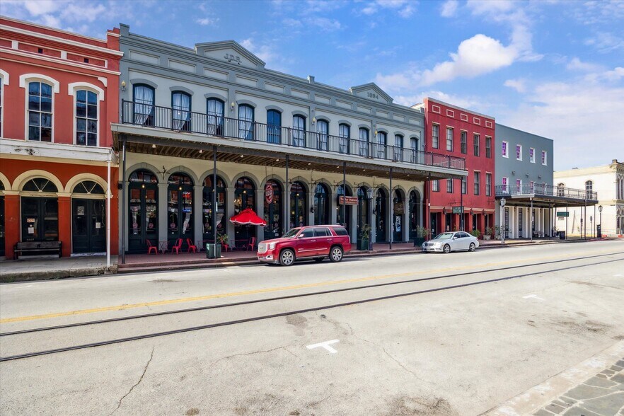 210 Moody Ave, Galveston, TX à vendre - Photo du bâtiment - Image 2 de 52