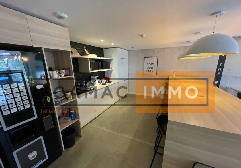 Industriel dans Torcy à vendre - Photo du bâtiment - Image 2 de 12