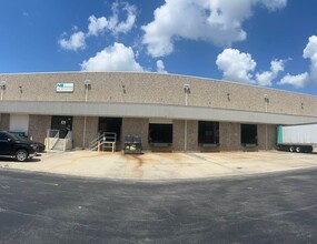 7510-7540 S Presidents Dr, Orlando, FL for lease Building Photo- Image 1 of 6