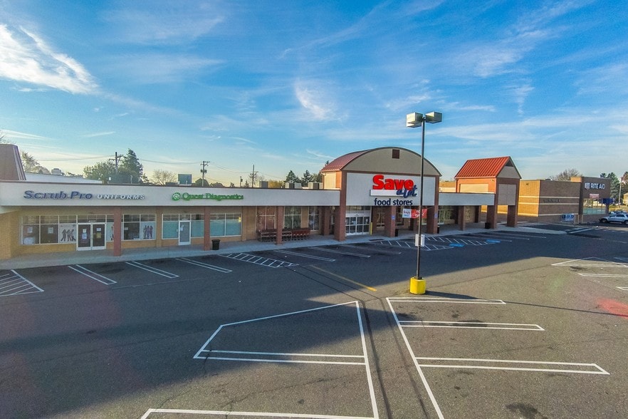 12051 Knights Rd, Philadelphia, PA for lease - Building Photo - Image 2 of 3