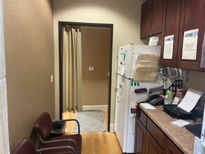 8001-8003 Broadway St, San Antonio, TX for lease Building Photo- Image 2 of 9