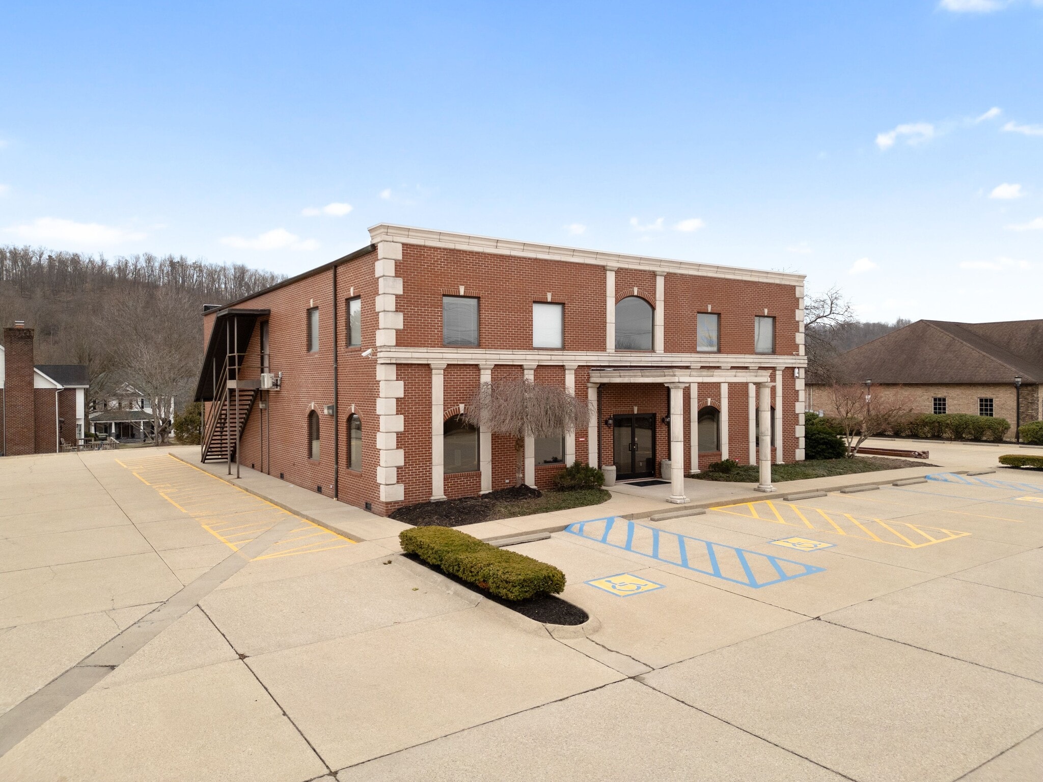 3661-3669 Teays Valley Rd, Hurricane, WV for lease Building Photo- Image 1 of 11