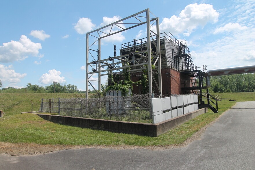 800 Bird St, Scottsville, VA for sale - Building Photo - Image 2 of 12