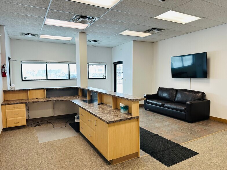 9601 116 St, Grande Prairie, AB à louer - Photo du bâtiment - Image 2 de 14
