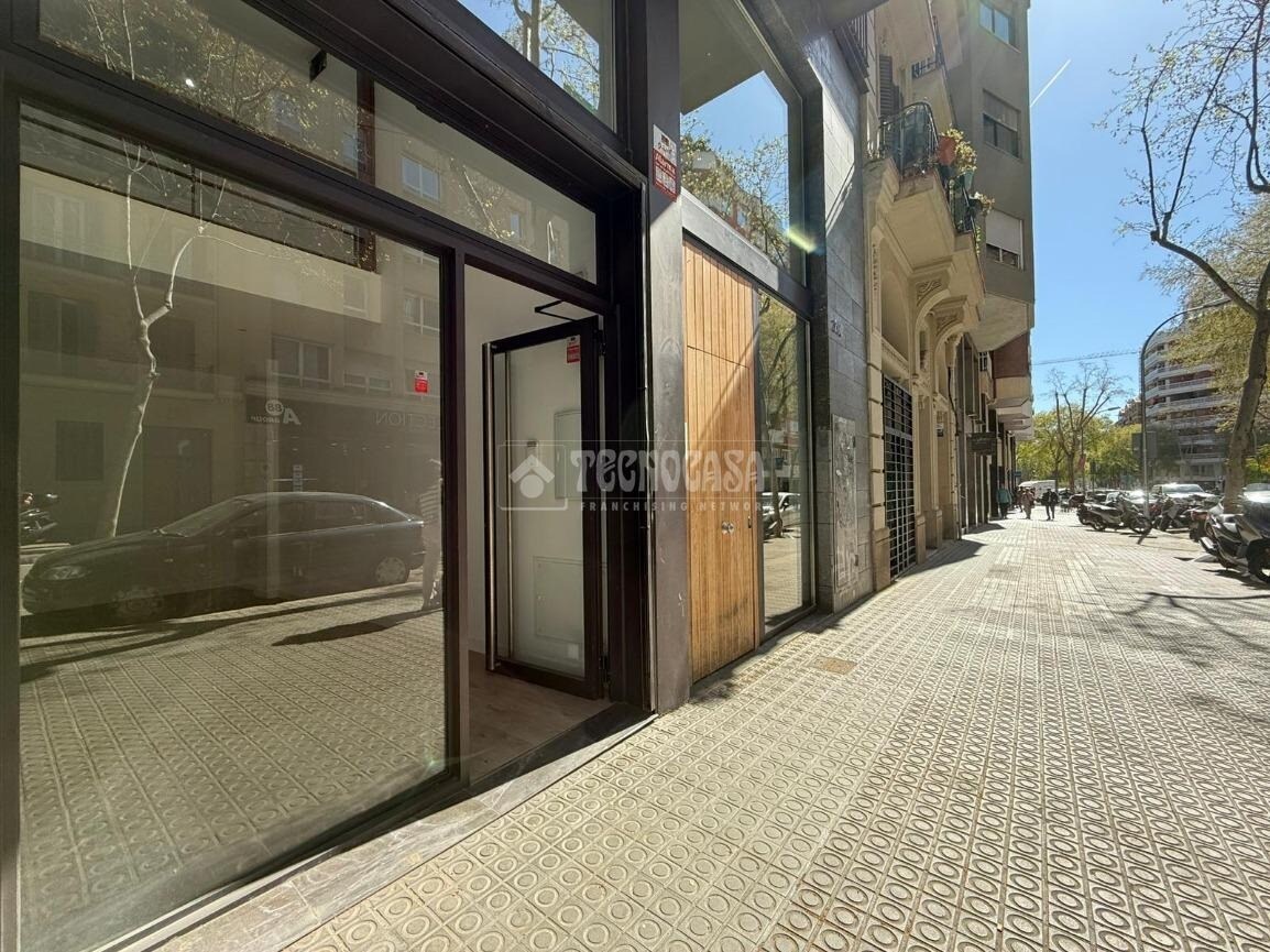 Multifamily in Barcelona, Barcelona for sale Primary Photo- Image 1 of 3