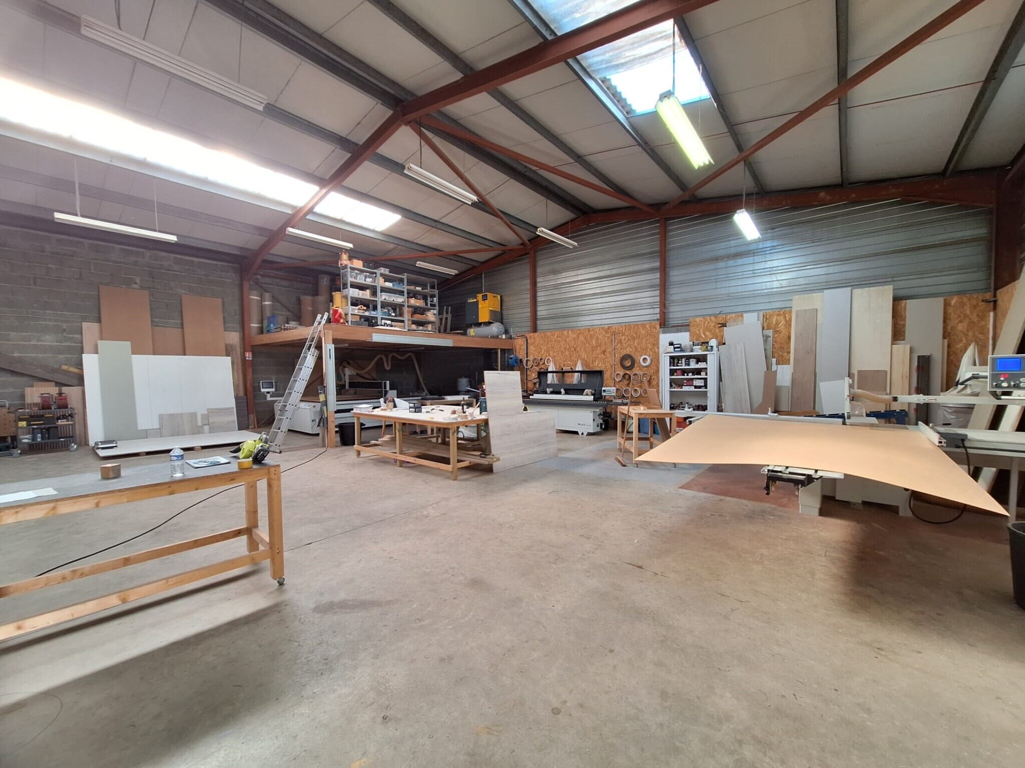 Flex in Yvrac for lease Building Photo- Image 1 of 8