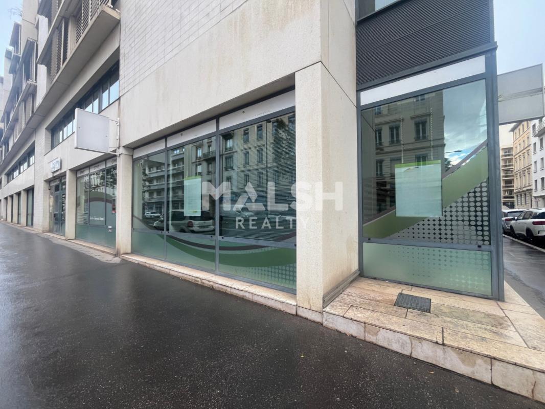 Retail in Lyon for lease Building Photo- Image 1 of 5